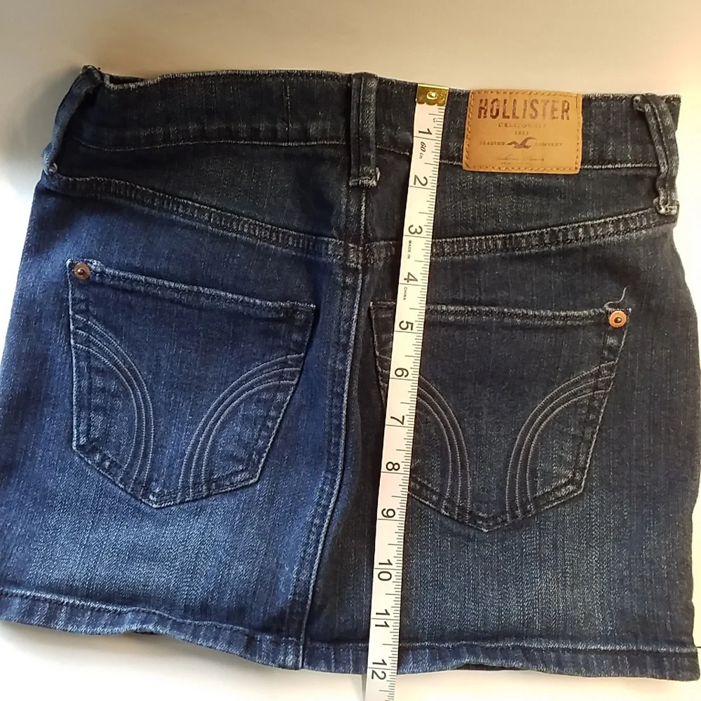 HOLLISTER DENIM MINI SKIRT  Size 1 Zip Front Pockets - Picture 5 of 7